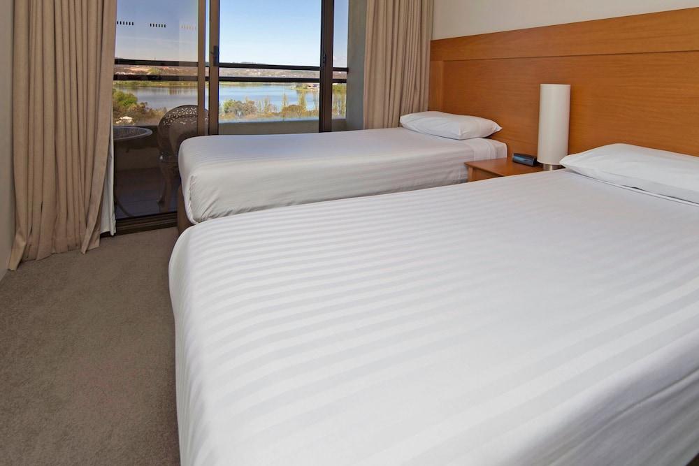 Breakfree Capital Tower Apartments Camberra Exterior foto